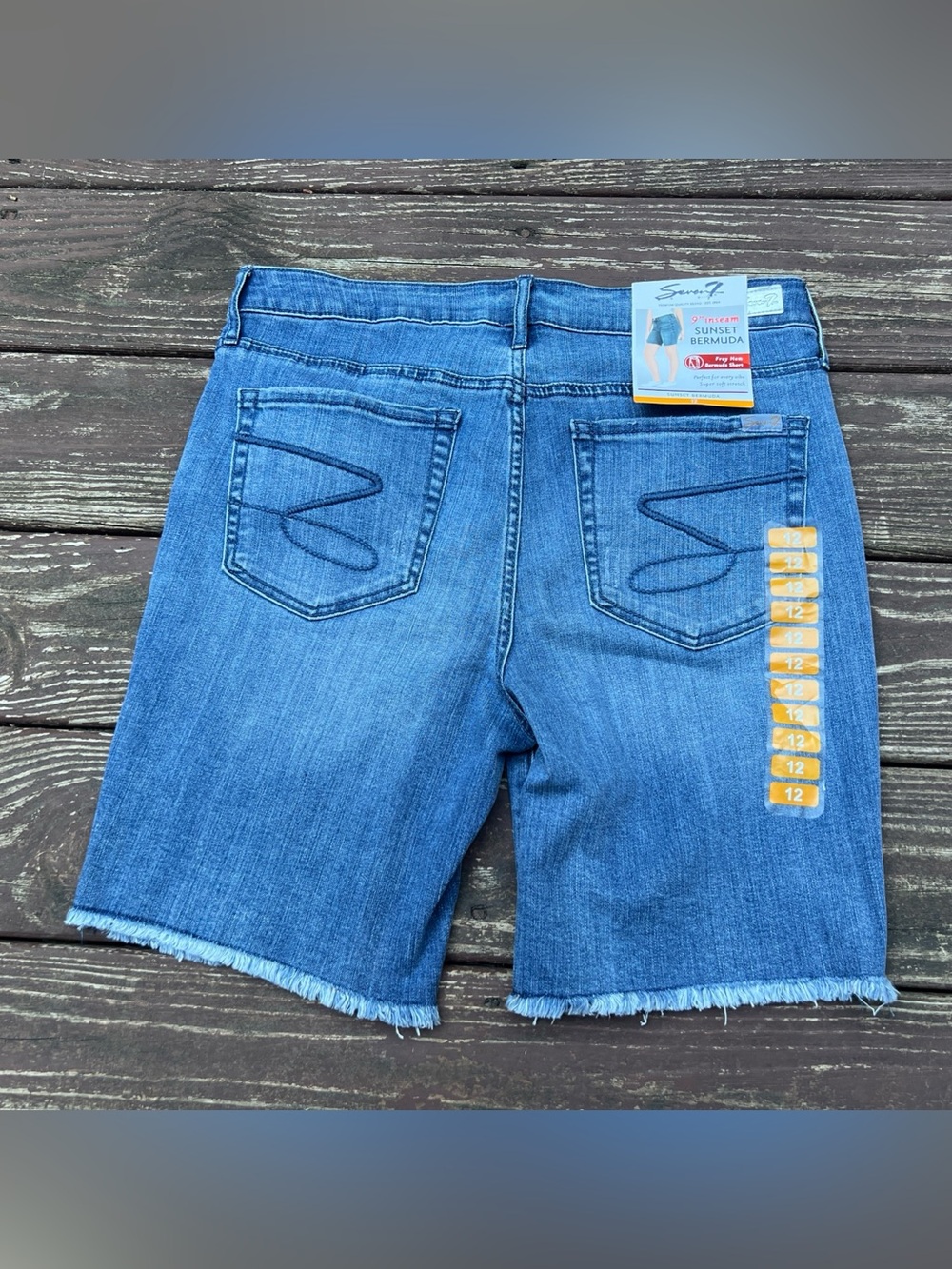 Seven7 Women's Fray Hem Sunset Bermuda Shorts 9"inseam,Streetwear MSRP:$59|Sz:12